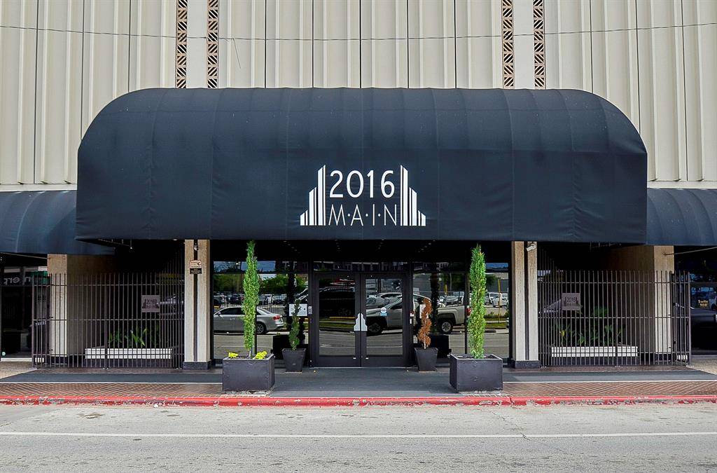 Houston, TX 77002,2016 Main ST #704