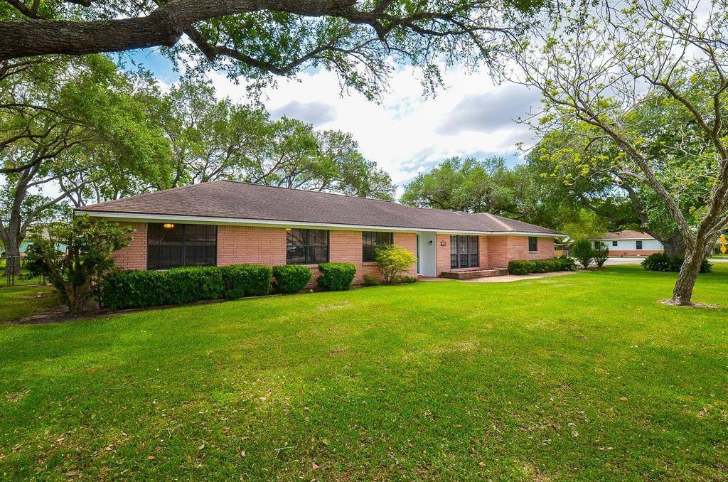 Ganado, TX 77962,203 Marx ST