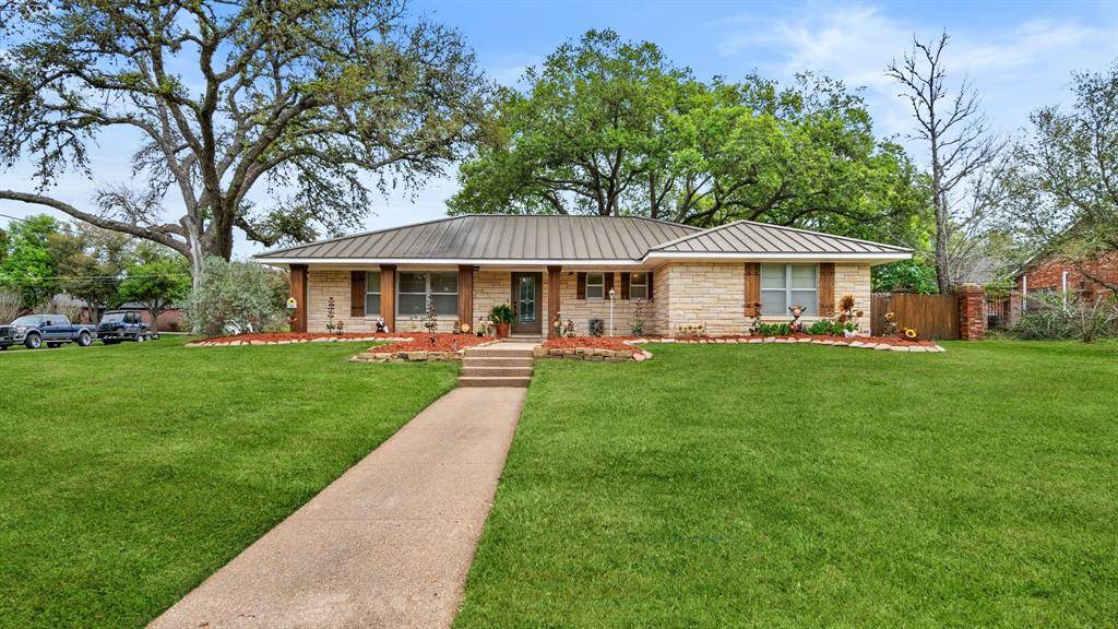 Hempstead, TX 77445,1906 11th ST