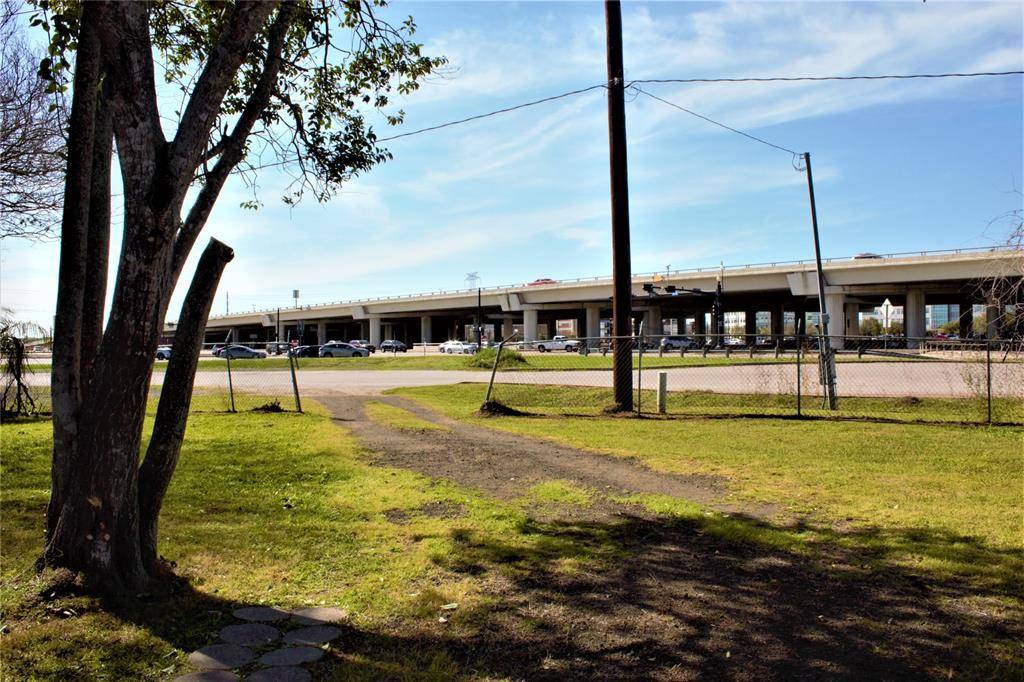 Sugar Land, TX 77479,20017 Southwest FWY