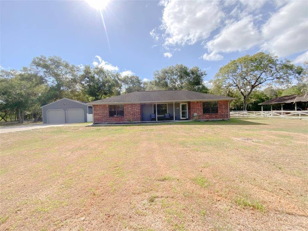 Sweeny, TX 77480,6855 County Road 3