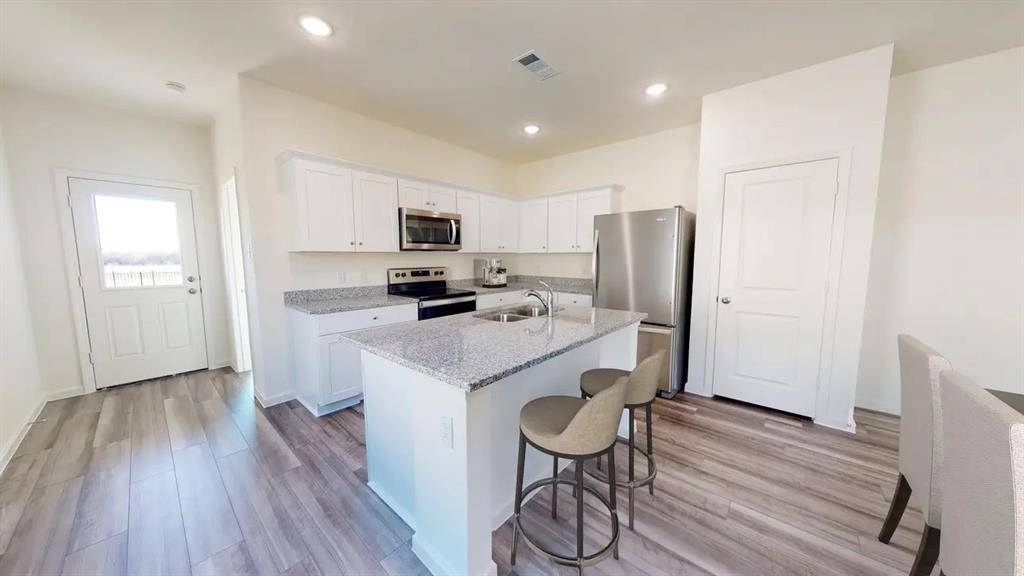 Houston, TX 77016,7815 Blue Star Flower LN