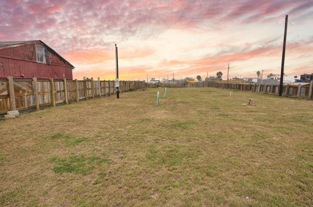 Sargent, TX 77414,5801 CR 201 ST