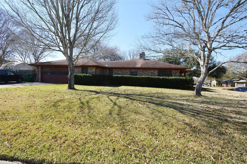 Brenham, TX 77833,1600 Leslie D LN