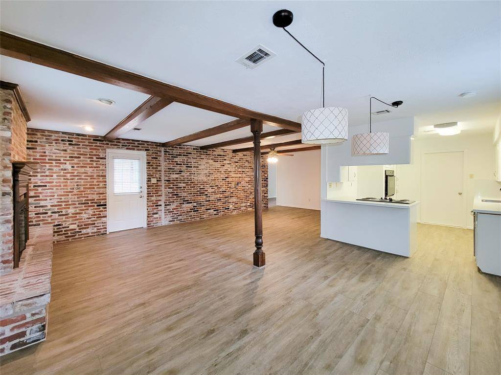 Friendswood, TX 77546,403 Oak Vista DR