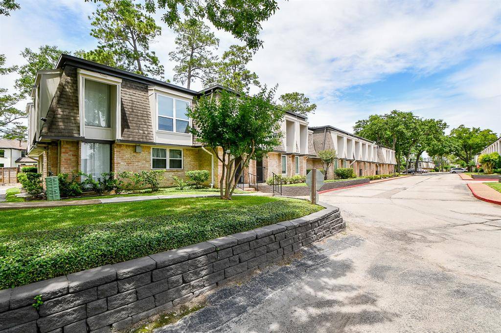 Houston, TX 77024,12633 Memorial DR #114