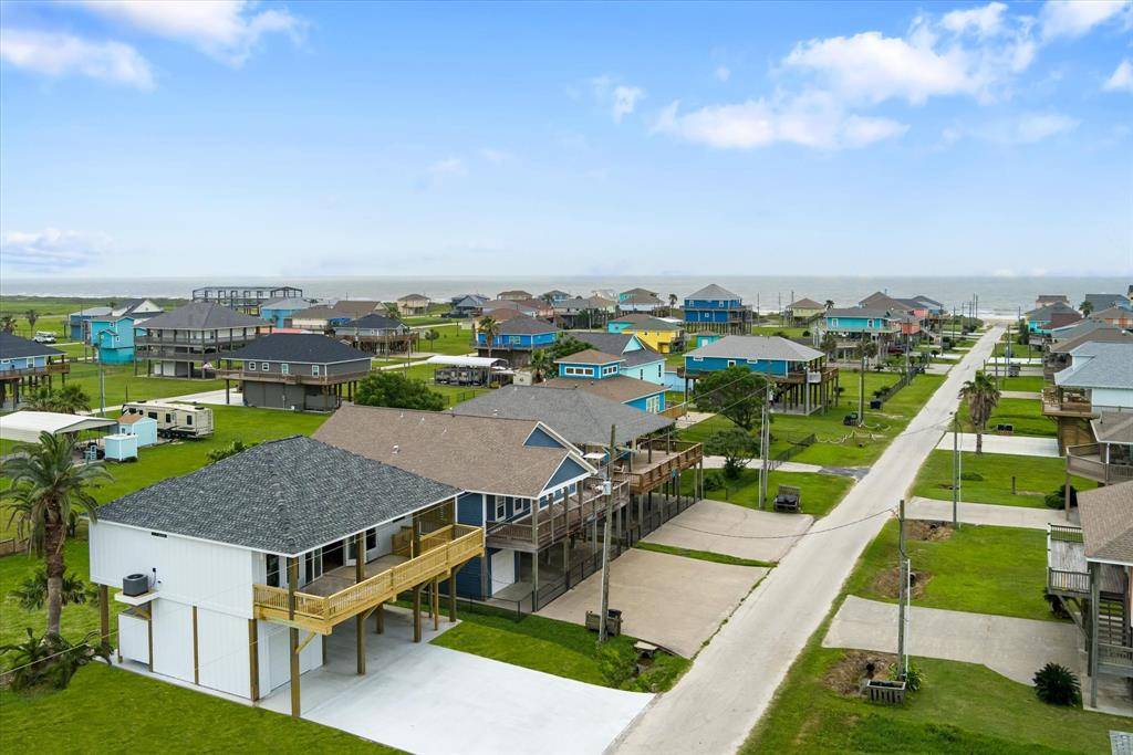 Crystal Beach, TX 77650,878 Wommack