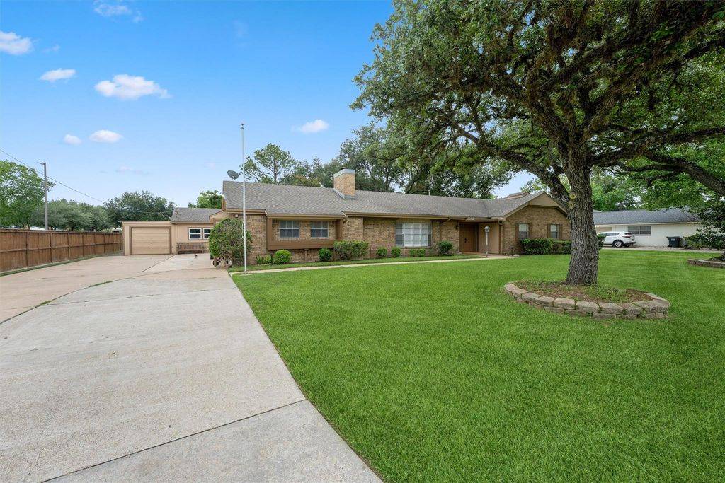 Pearland, TX 77581,3101 Yost BLVD