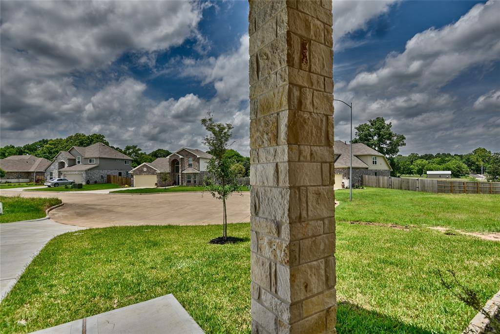 Brenham, TX 77833,1703 Twin Oaks CIR