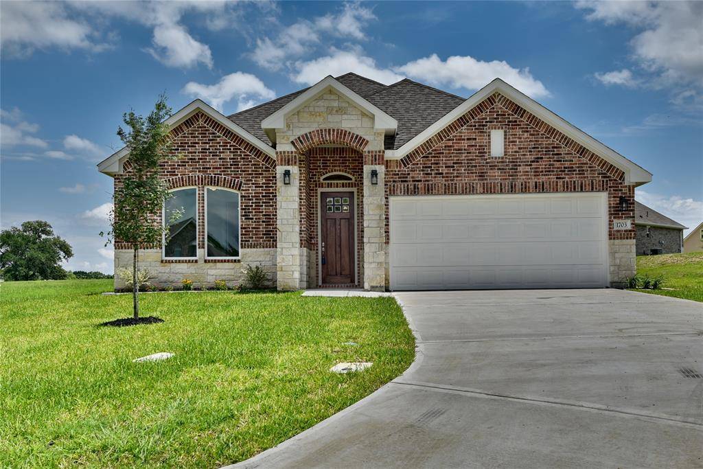 Brenham, TX 77833,1703 Twin Oaks CIR