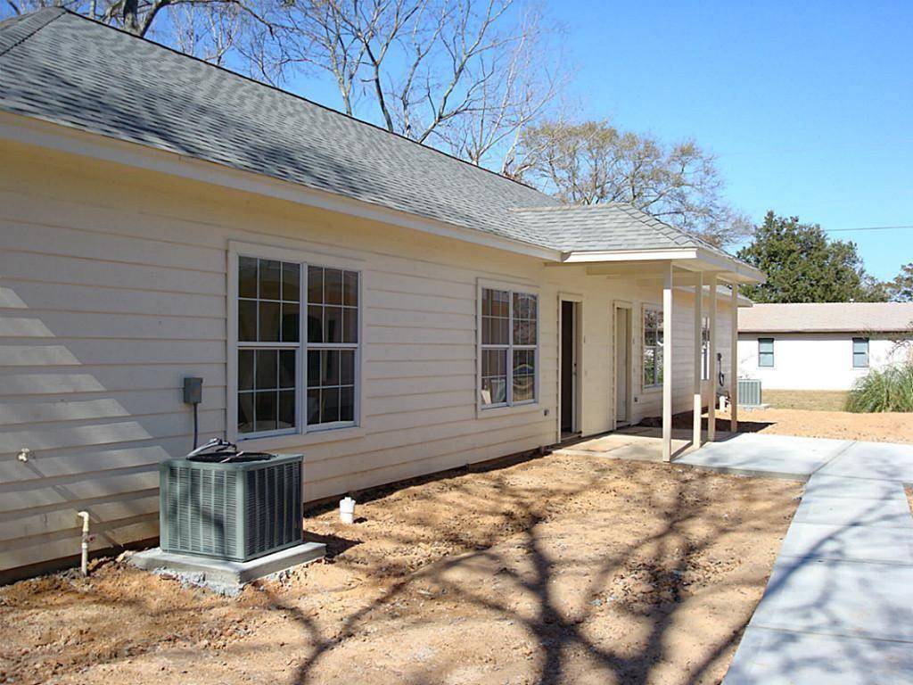 Willis, TX 77378,104 Longstreet 1-4 RD