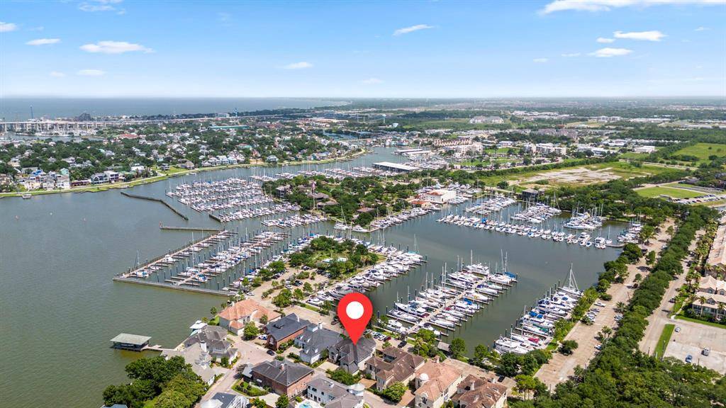 Kemah, TX 77565,4 Mariners LN