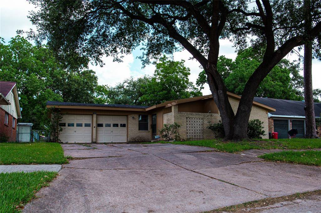 Houston, TX 77015,13909 Oak Leaf LN