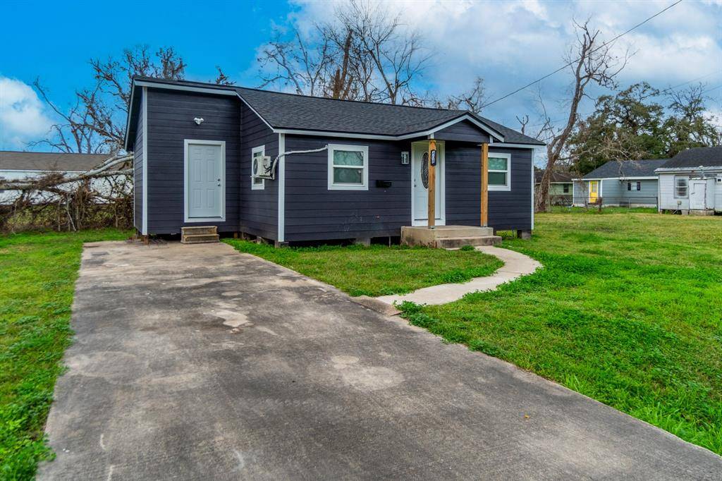 Sweeny, TX 77480,408 W 5th ST