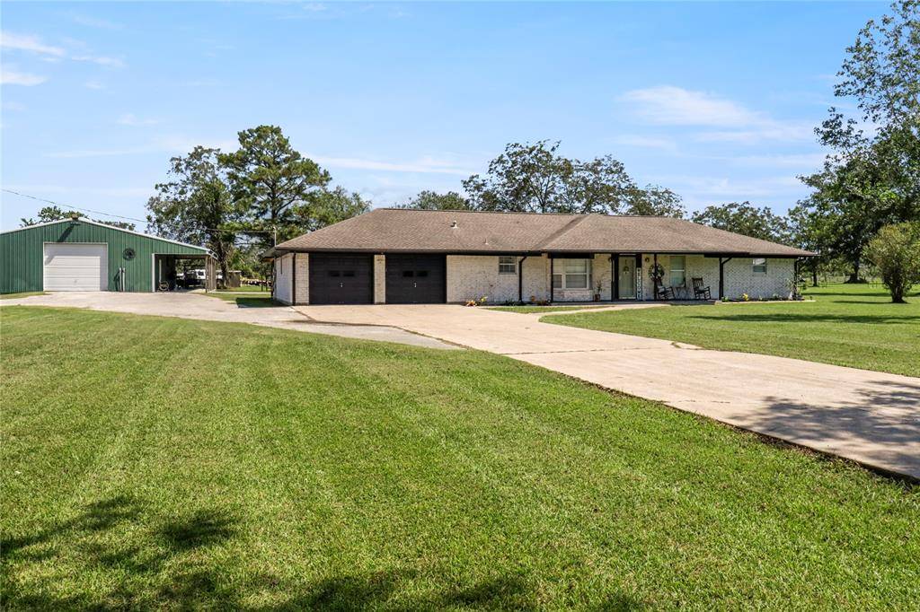 Sweeny, TX 77480,115 County Road 313