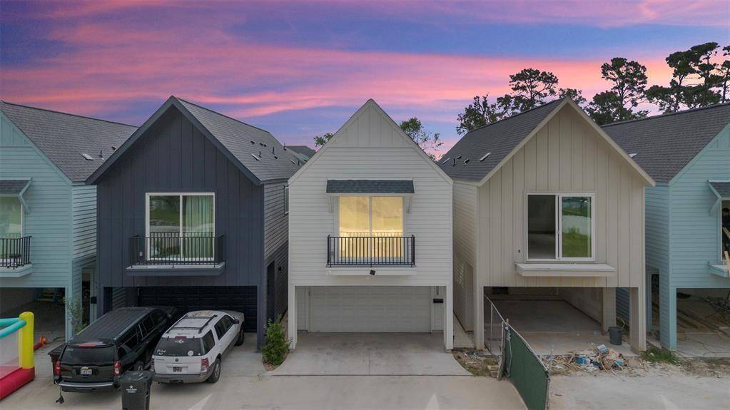 Houston, TX 77018,407 Alvia Run LN