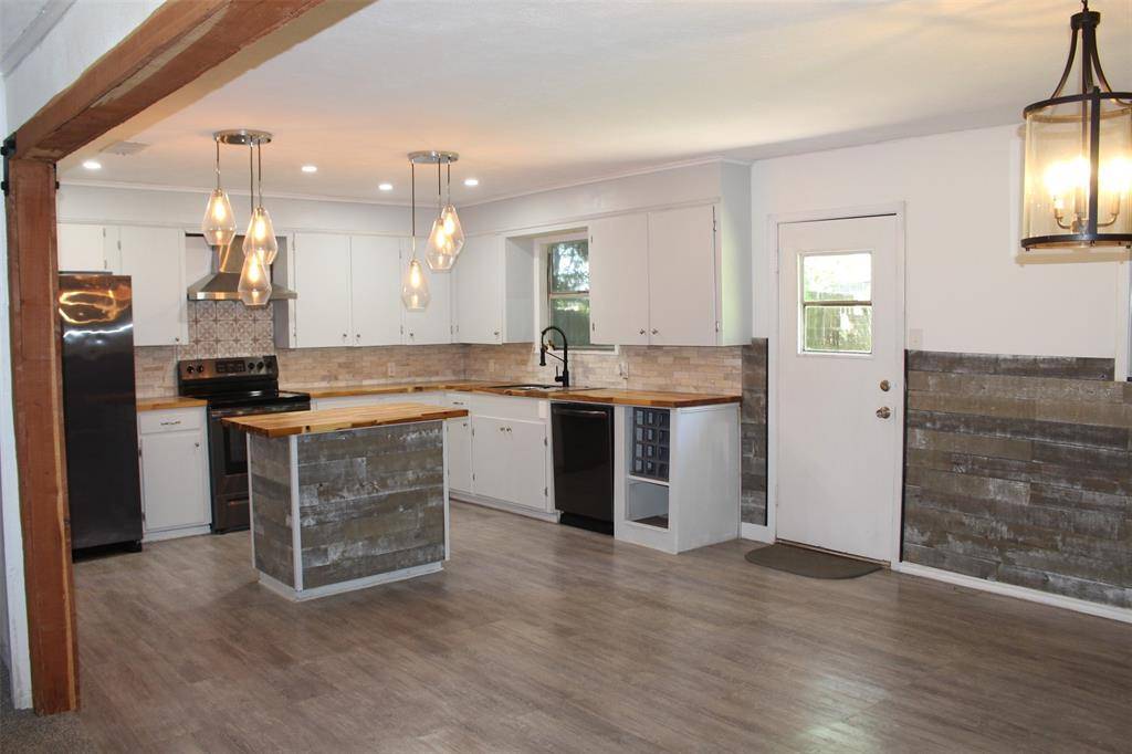 Crockett, TX 75835,1314 Hooks ST