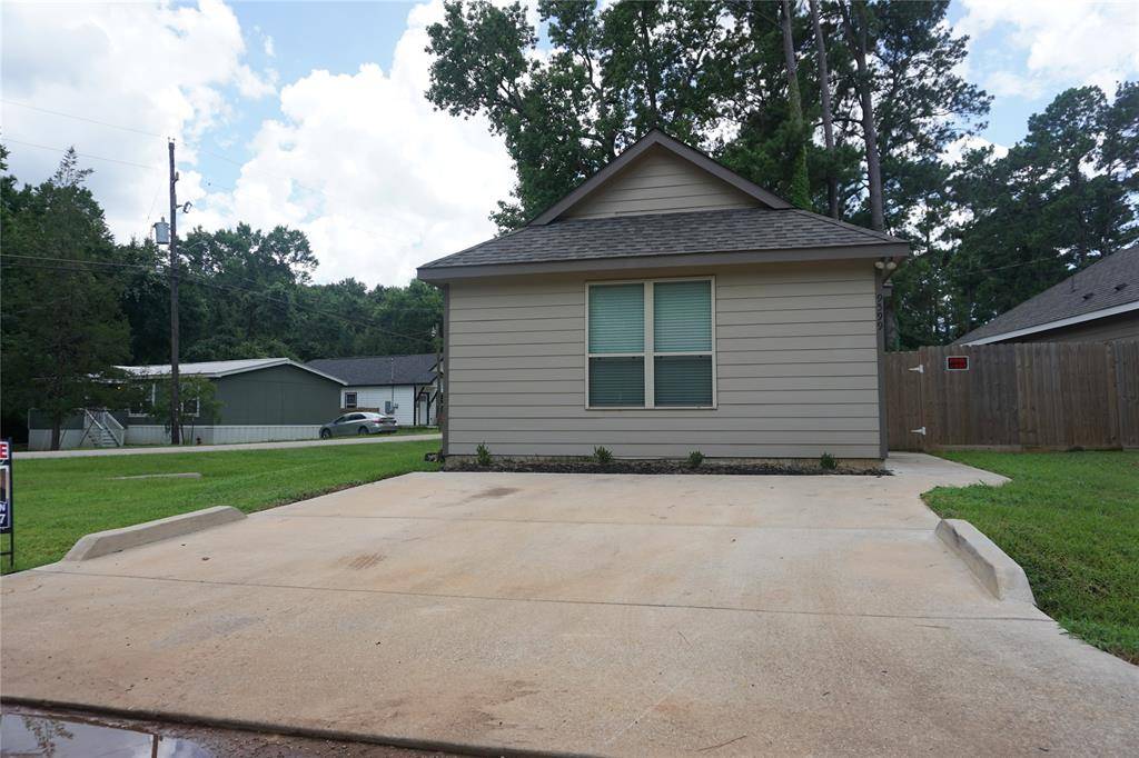 Willis, TX 77318,9599 DARKWOOD ST