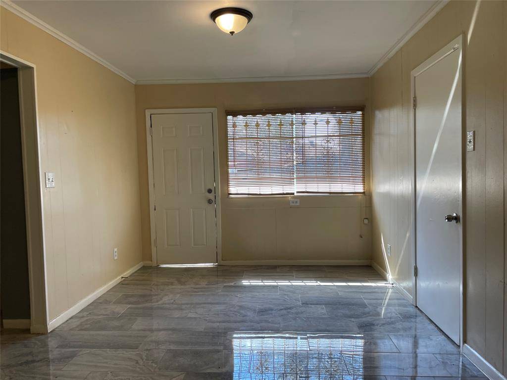 Houston, TX 77033,5842 Flamingo DR