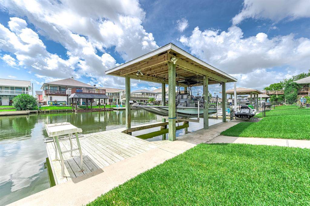 Bayou Vista, TX 77563,834 Marlin ST