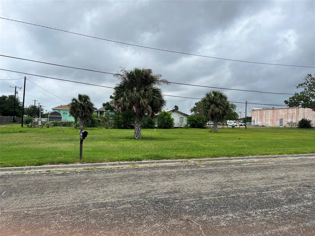 Aransas Pass, TX 78336,235 E Stoddard AVE
