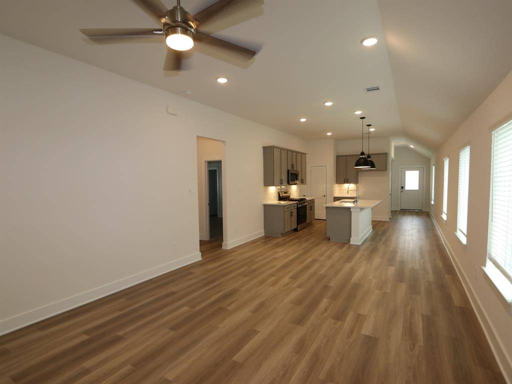 Willis, TX 77378,223 River Grove ST