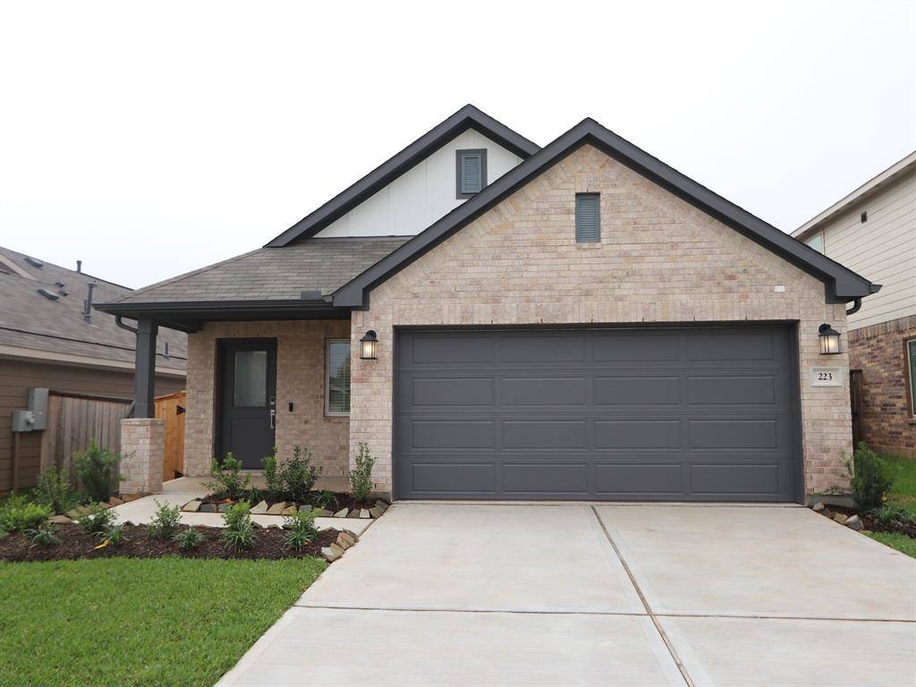 Willis, TX 77378,223 River Grove ST