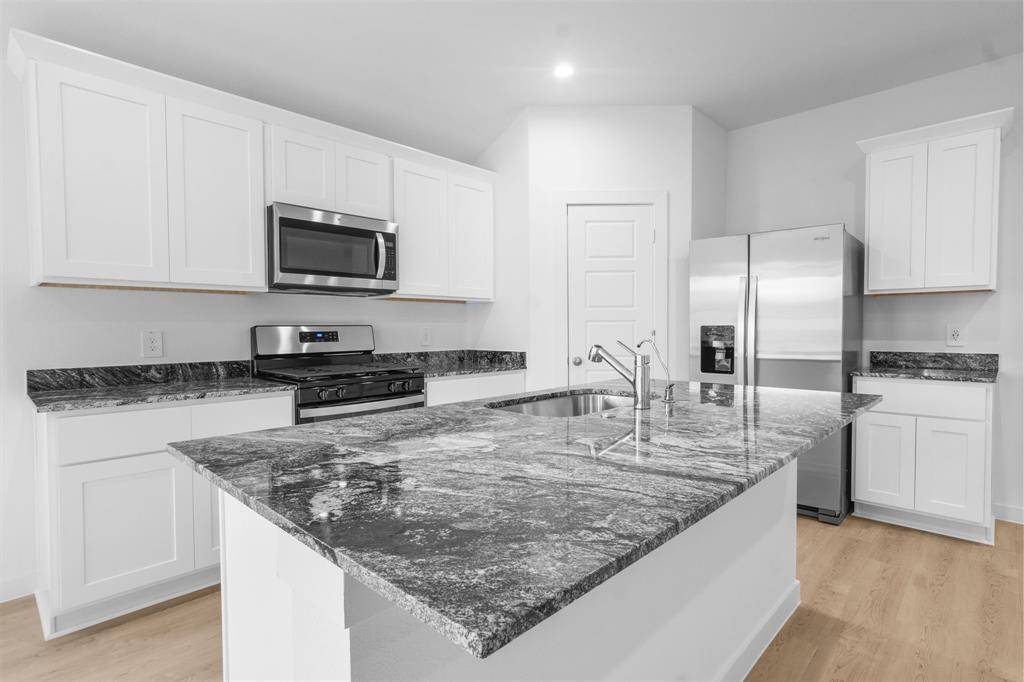 Angleton, TX 77515,521 Robin ST