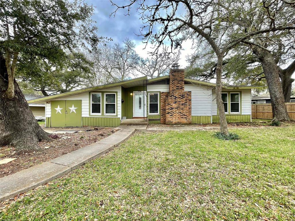 Lake Jackson, TX 77566,104 Wisteria ST