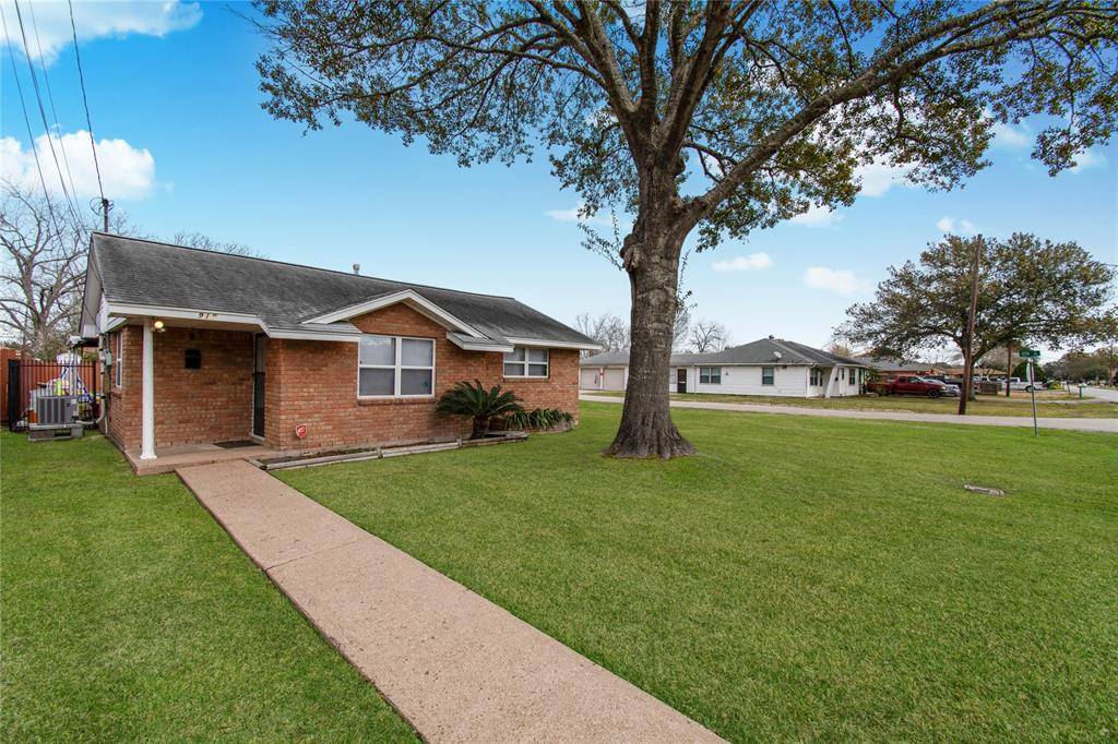 South Houston, TX 77587,915 Avenue K