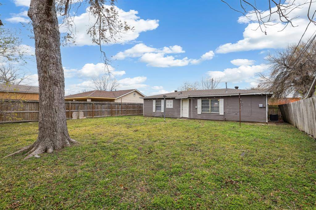 Pasadena, TX 77503,3515 Meadowlake RD