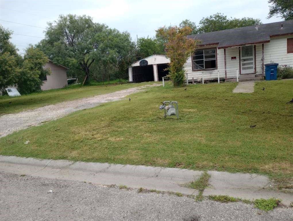 Sinton, TX 78387,709 Avenue F