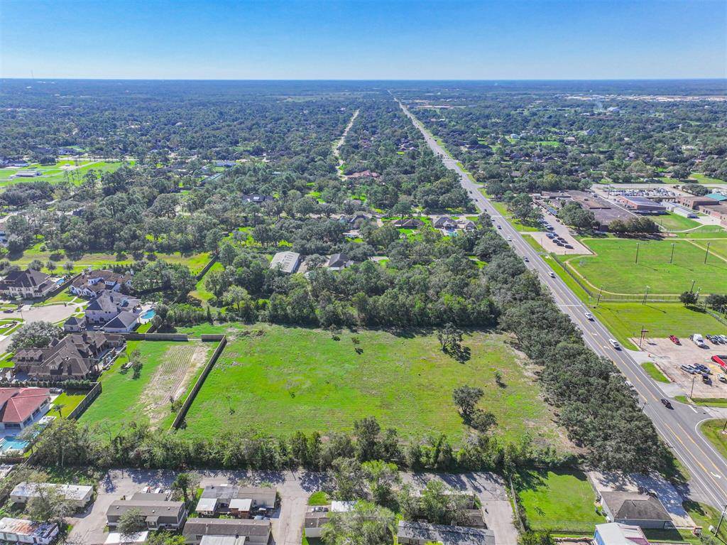 Friendswood, TX 77546,300 W Edgewood DR