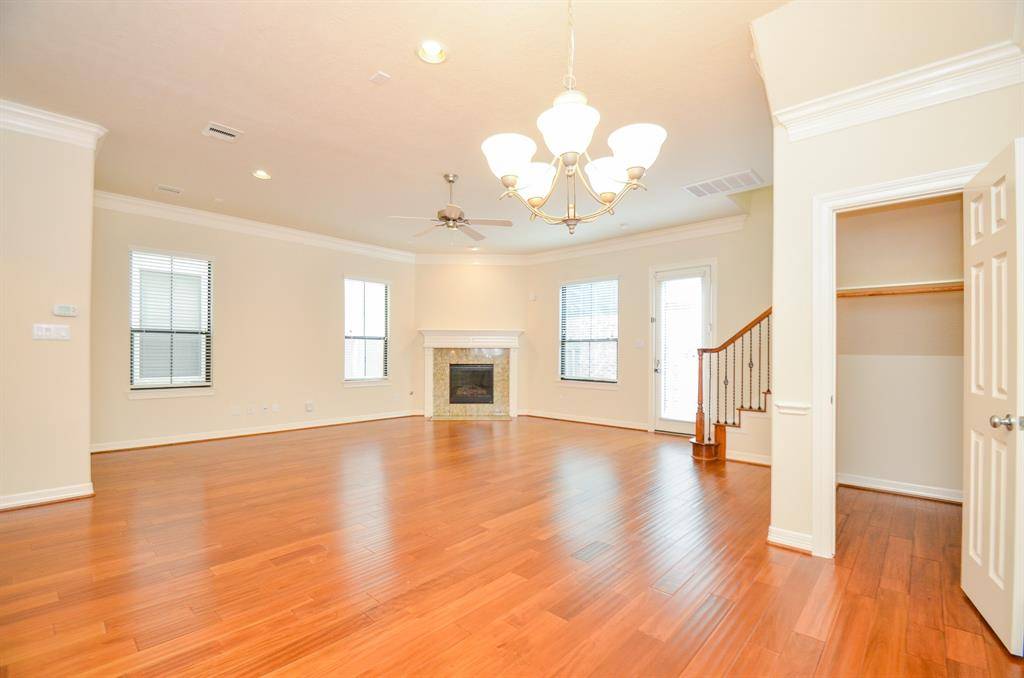 Houston, TX 77082,11611 Royal Oaks View