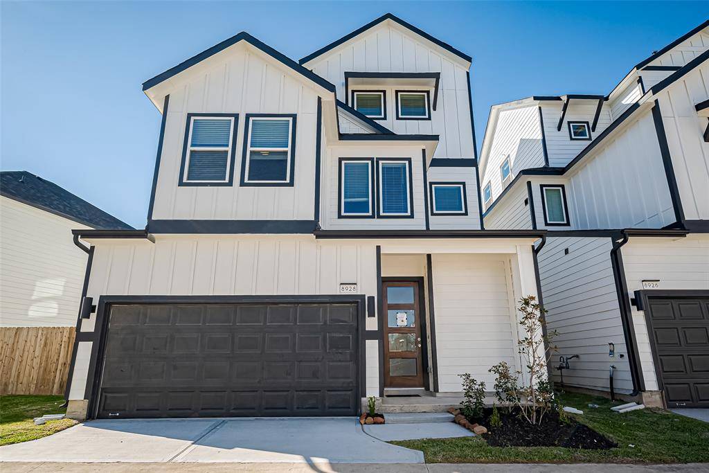 Houston, TX 77055,8928 Grovner PL
