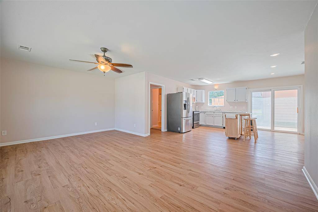 Highlands, TX 77562,115 N 12th ST