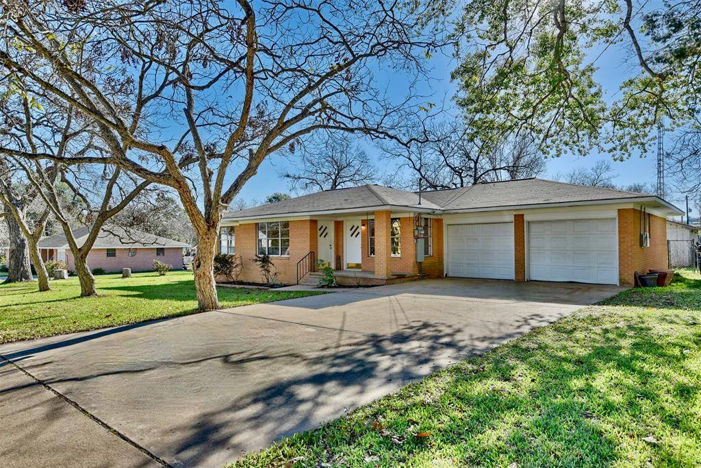 Brenham, TX 77833,406 Pecan ST