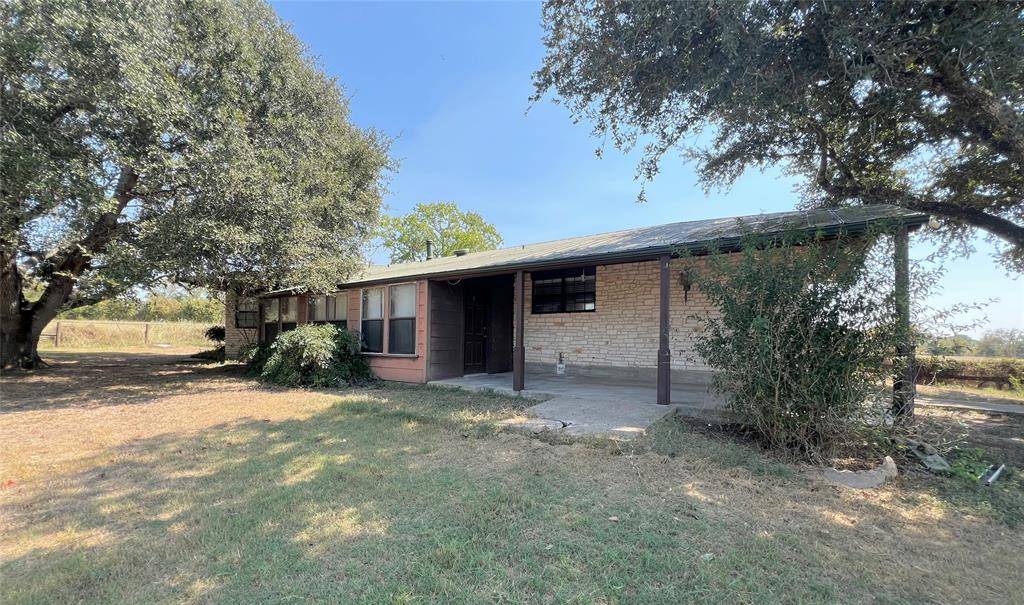 La Grange, TX 78945,2325 Valenta