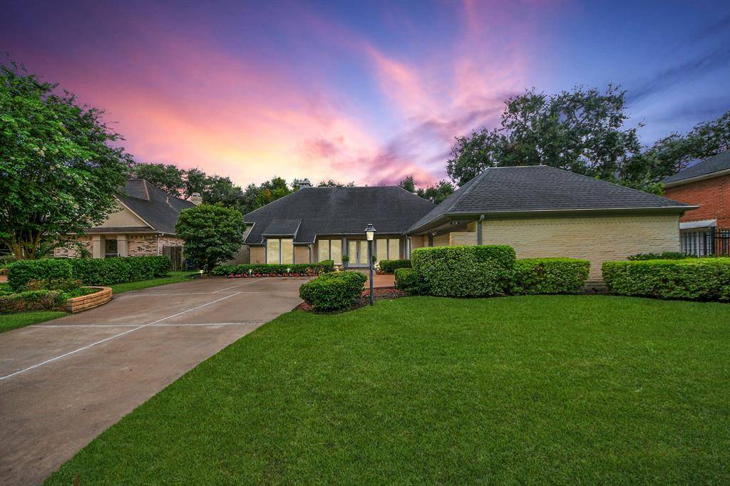Sugar Land, TX 77478,606 Montclair BLVD