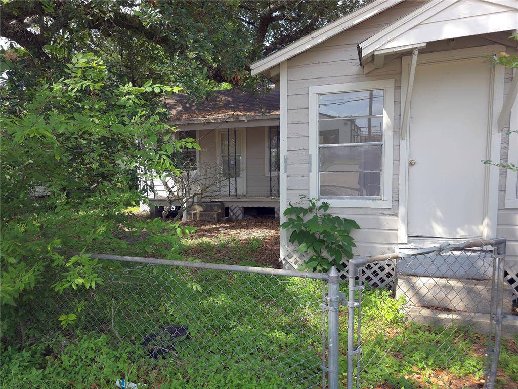 Dickinson, TX 77539,2204 Highway 3