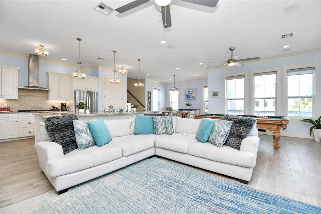 Galveston, TX 77554,3803 Neptune