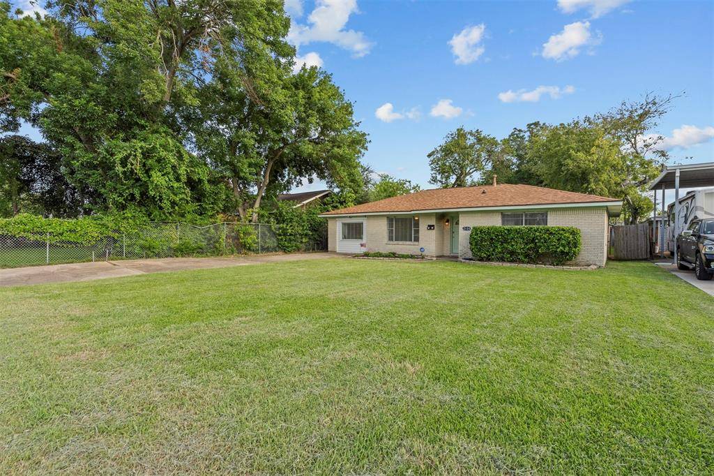 Texas City, TX 77590,2124 5th AVE N