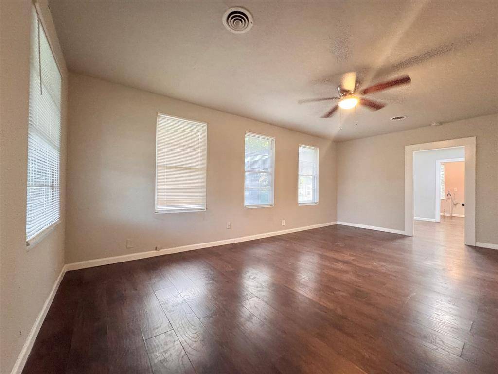 Willis, TX 77378,504 N Thomason ST