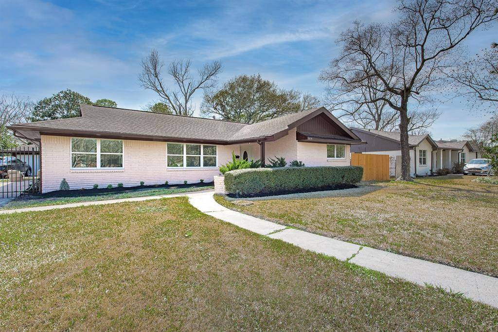 Houston, TX 77096,5439 Beechnut ST