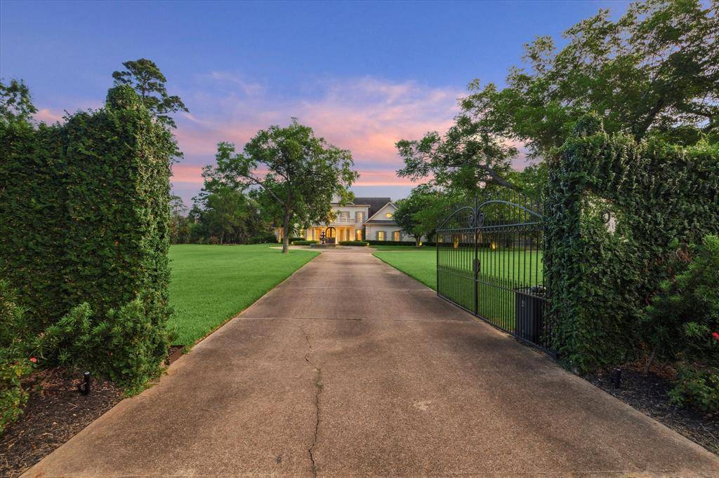 Friendswood, TX 77546,106 Melody LN