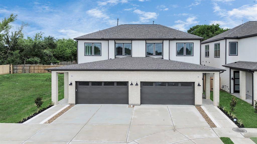 Stafford, TX 77477,4336 Avron DR #B