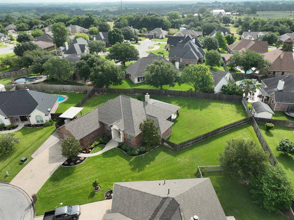 Brenham, TX 77833,304 Whispering Oak CIR