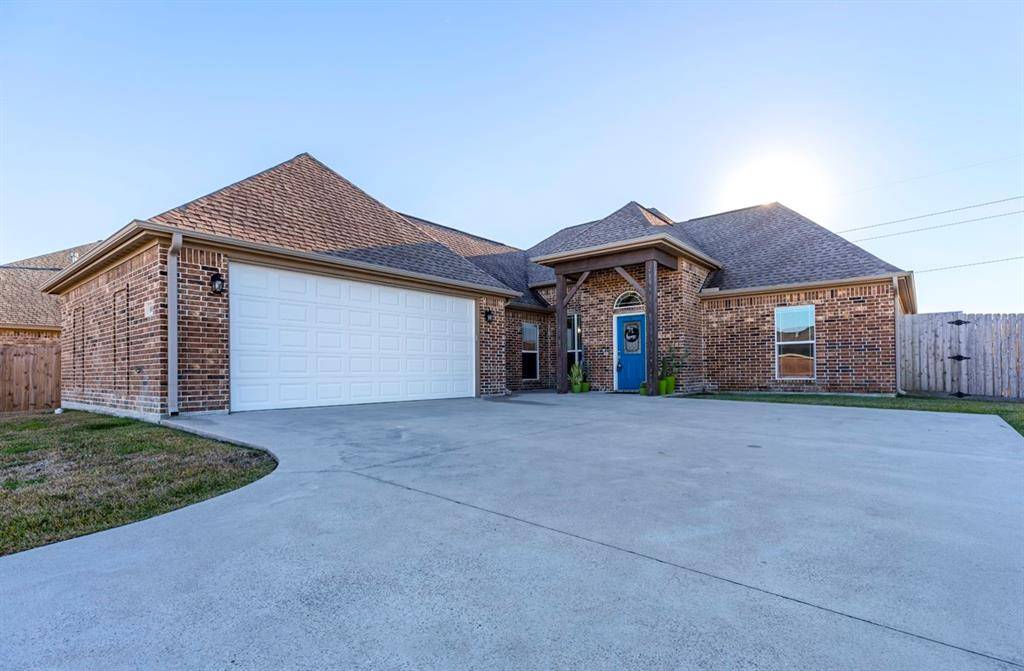 Orange, TX 77630,800 Cypress Wood DR