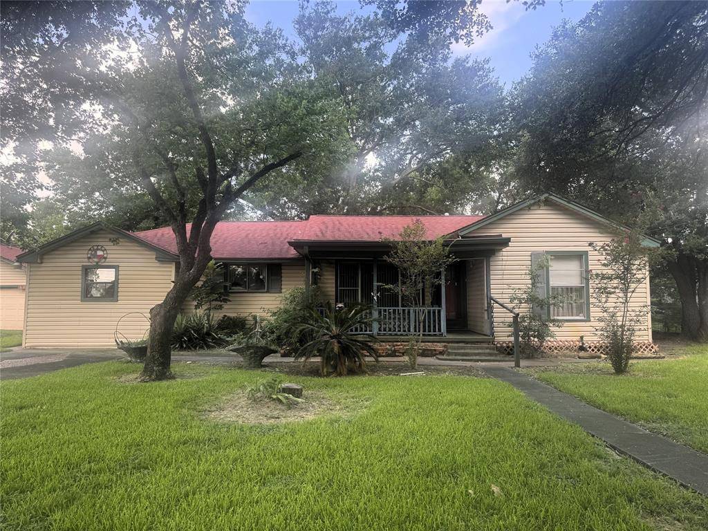 Highlands, TX 77562,7915 Spivey RD