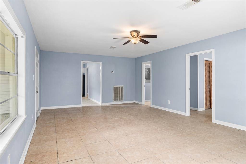 New Caney, TX 77357,20339 Pin Oak LOOP
